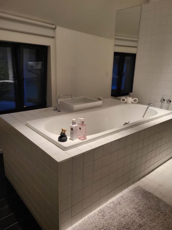 Gezellige Moderne Woning Met Zwemvijver ฮาลเลอ ภายนอก รูปภาพ